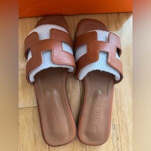 Brown H-Style Slide Sandals – Leather Look – Inspired Design
